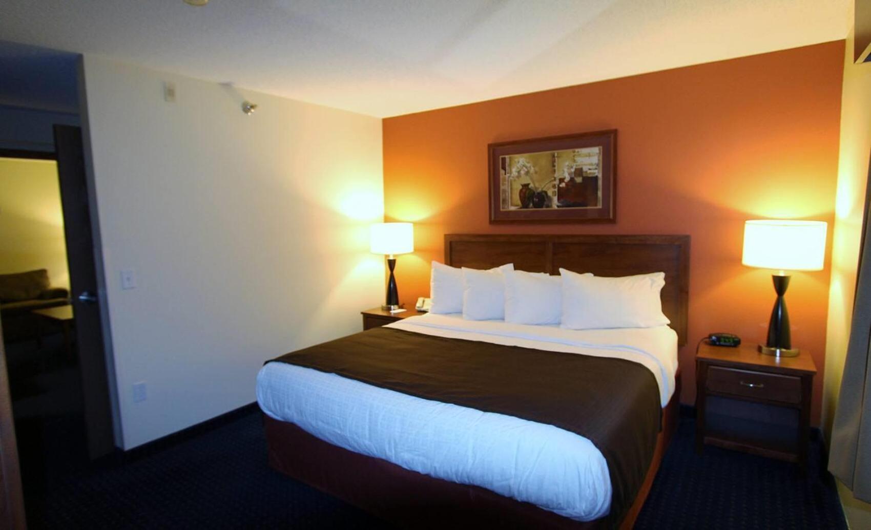 Hotel Americinn By Wyndham Airport 3*