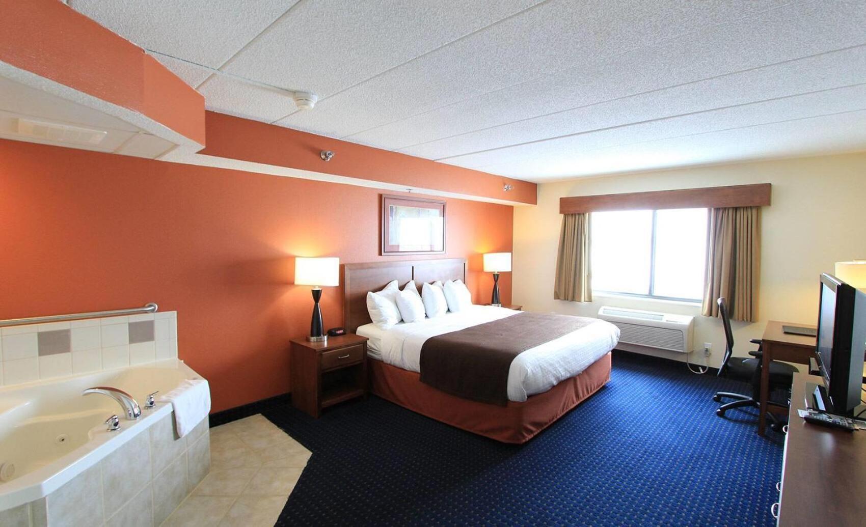 Americinn By Wyndham Airport Hotel