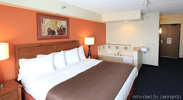 Americinn By Wyndham Airport Hotel