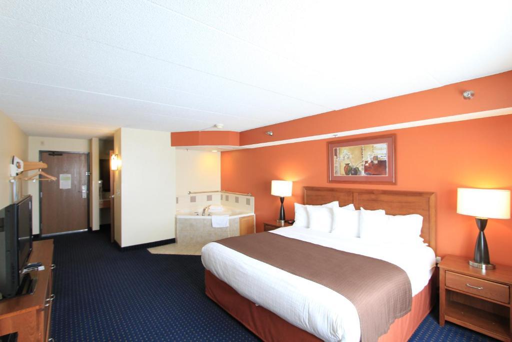 Americinn By Wyndham Airport Hotel