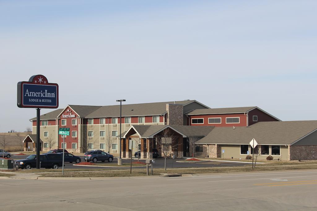 Americinn By Wyndham Airport Hotel